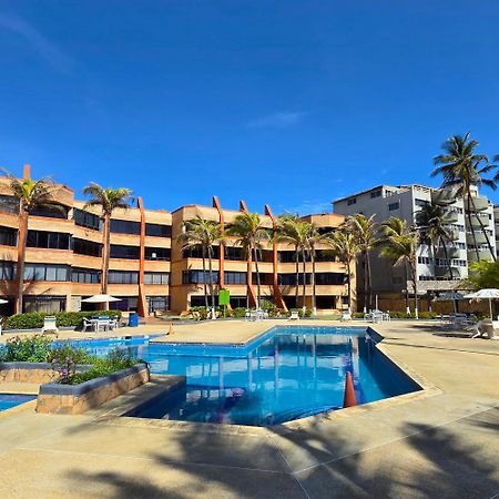 Tucacas, Frente Al Mar, Balcon, Piscina Y Playa Privada Apartman Kültér fotó
