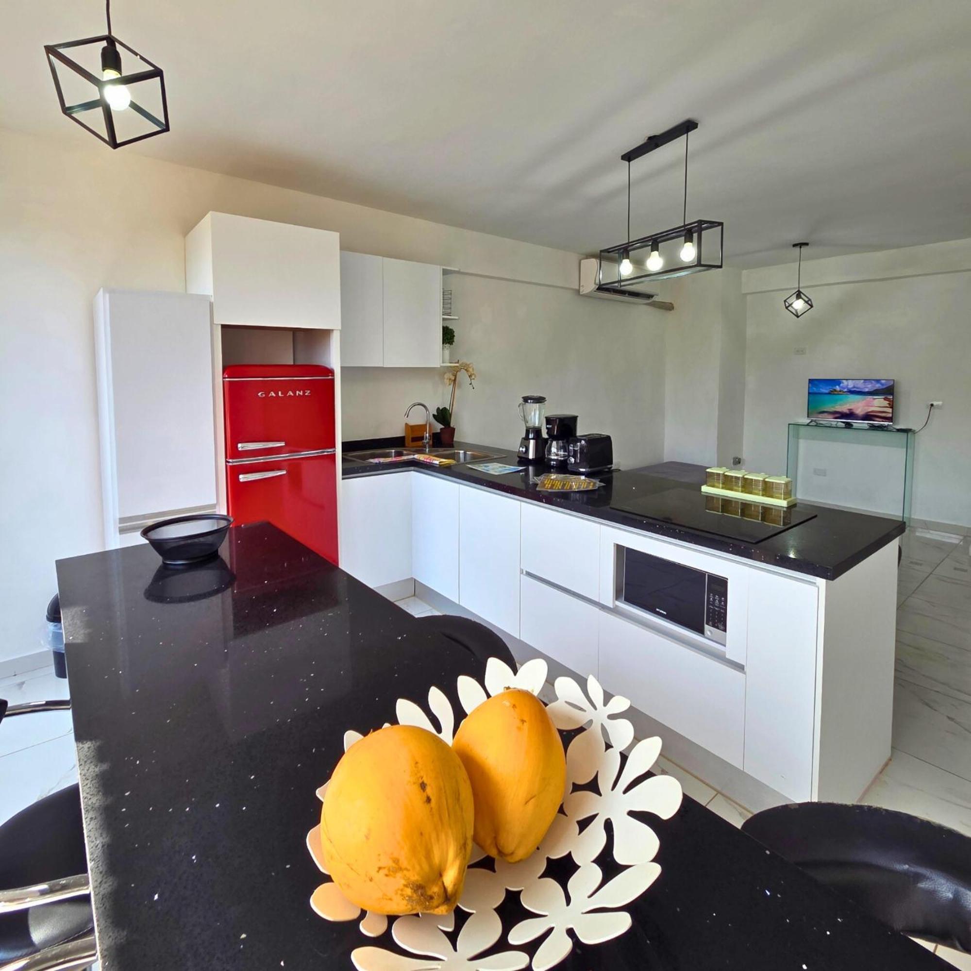 Tucacas, Frente Al Mar, Balcon, Piscina Y Playa Privada Apartman Kültér fotó