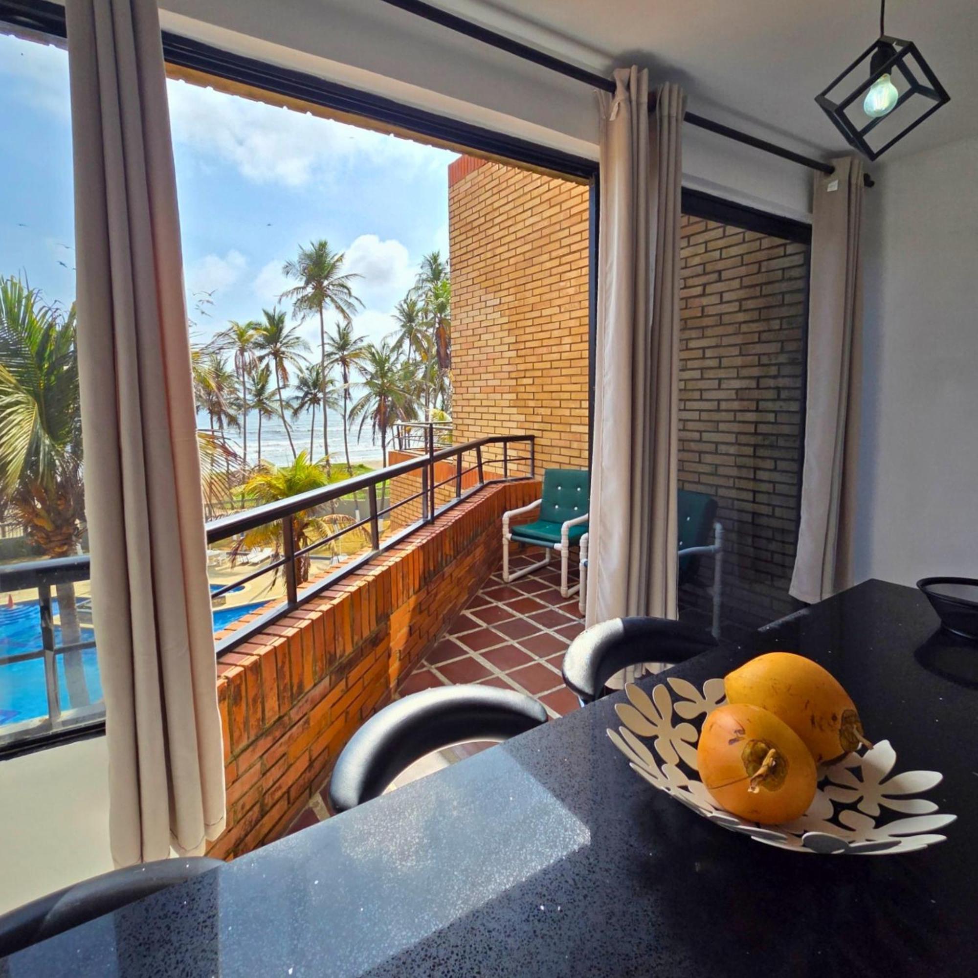Tucacas, Frente Al Mar, Balcon, Piscina Y Playa Privada Apartman Kültér fotó