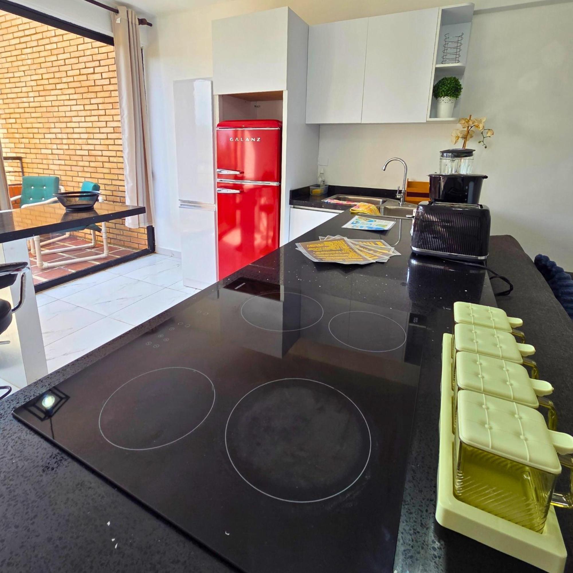 Tucacas, Frente Al Mar, Balcon, Piscina Y Playa Privada Apartman Kültér fotó