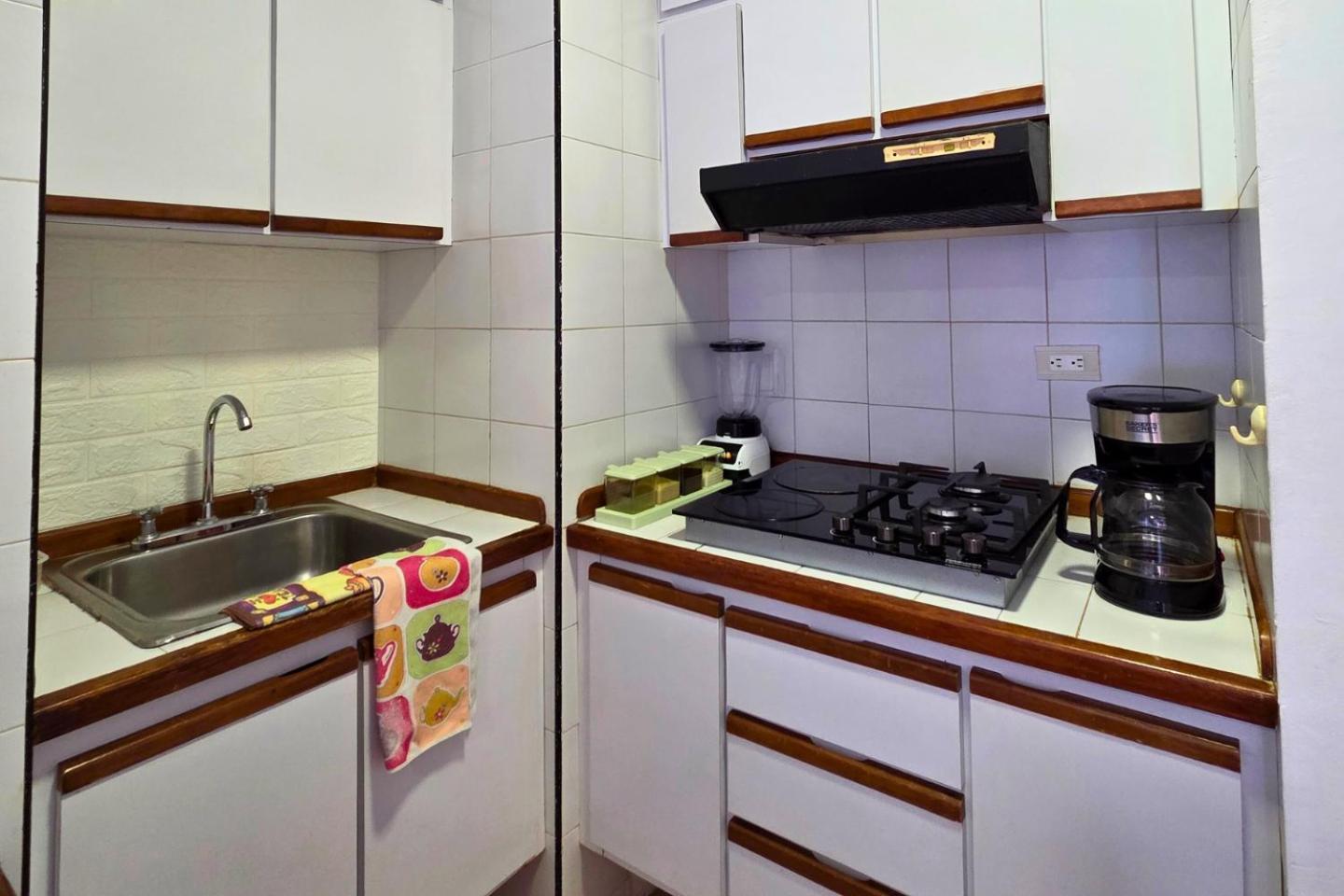 Tucacas, Frente Al Mar, Balcon, Piscina Y Playa Privada Apartman Kültér fotó