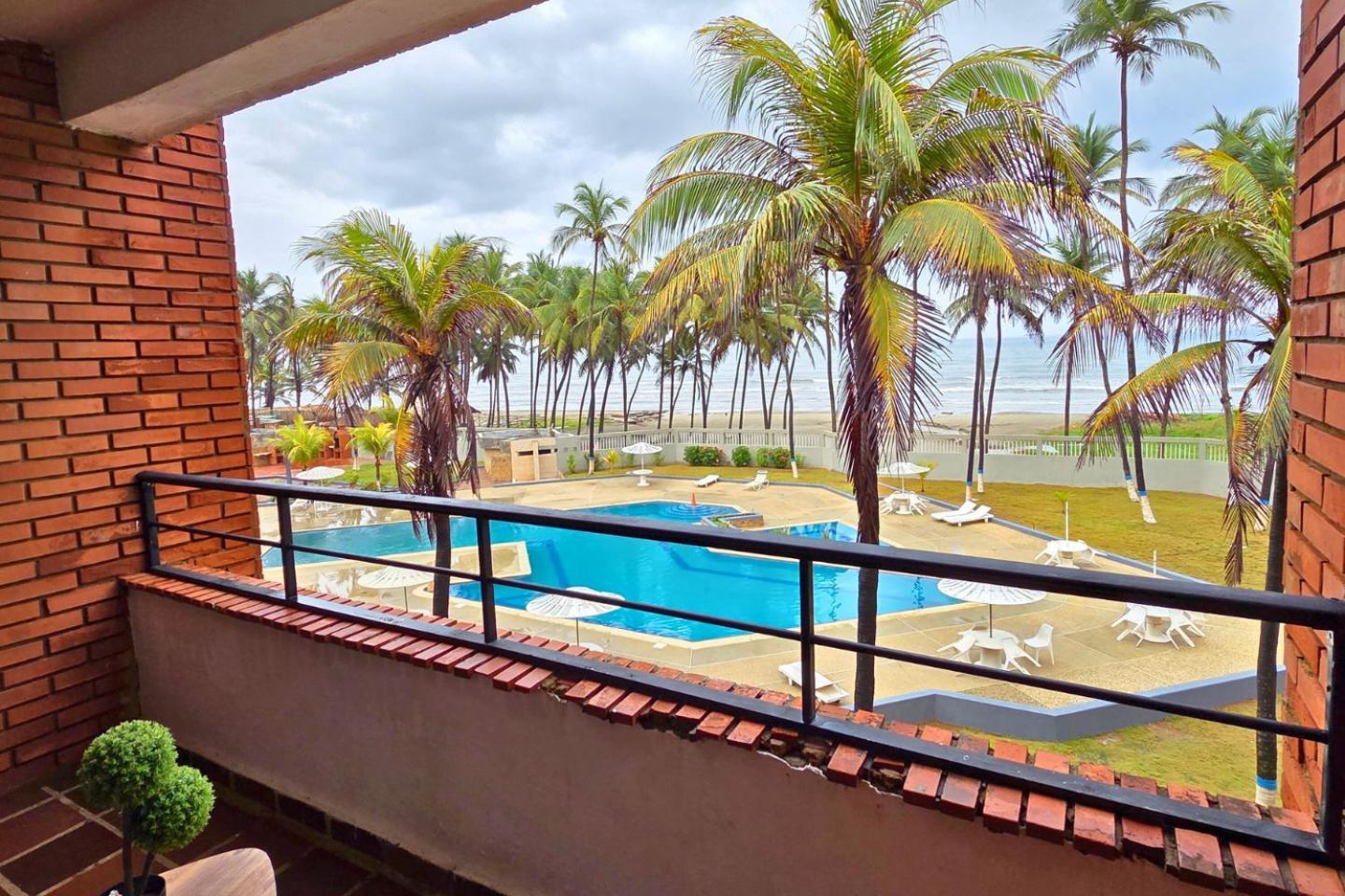 Tucacas, Frente Al Mar, Balcon, Piscina Y Playa Privada Apartman Kültér fotó
