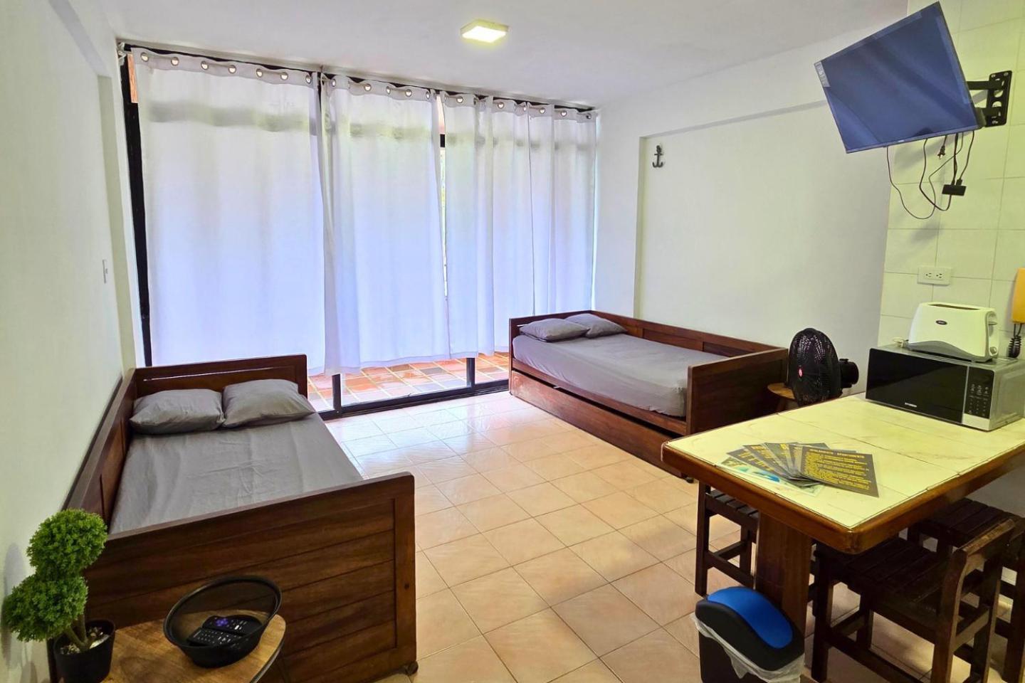 Tucacas, Frente Al Mar, Balcon, Piscina Y Playa Privada Apartman Kültér fotó