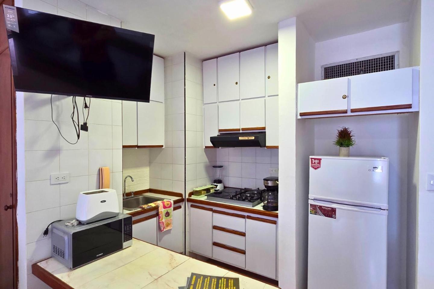 Tucacas, Frente Al Mar, Balcon, Piscina Y Playa Privada Apartman Kültér fotó