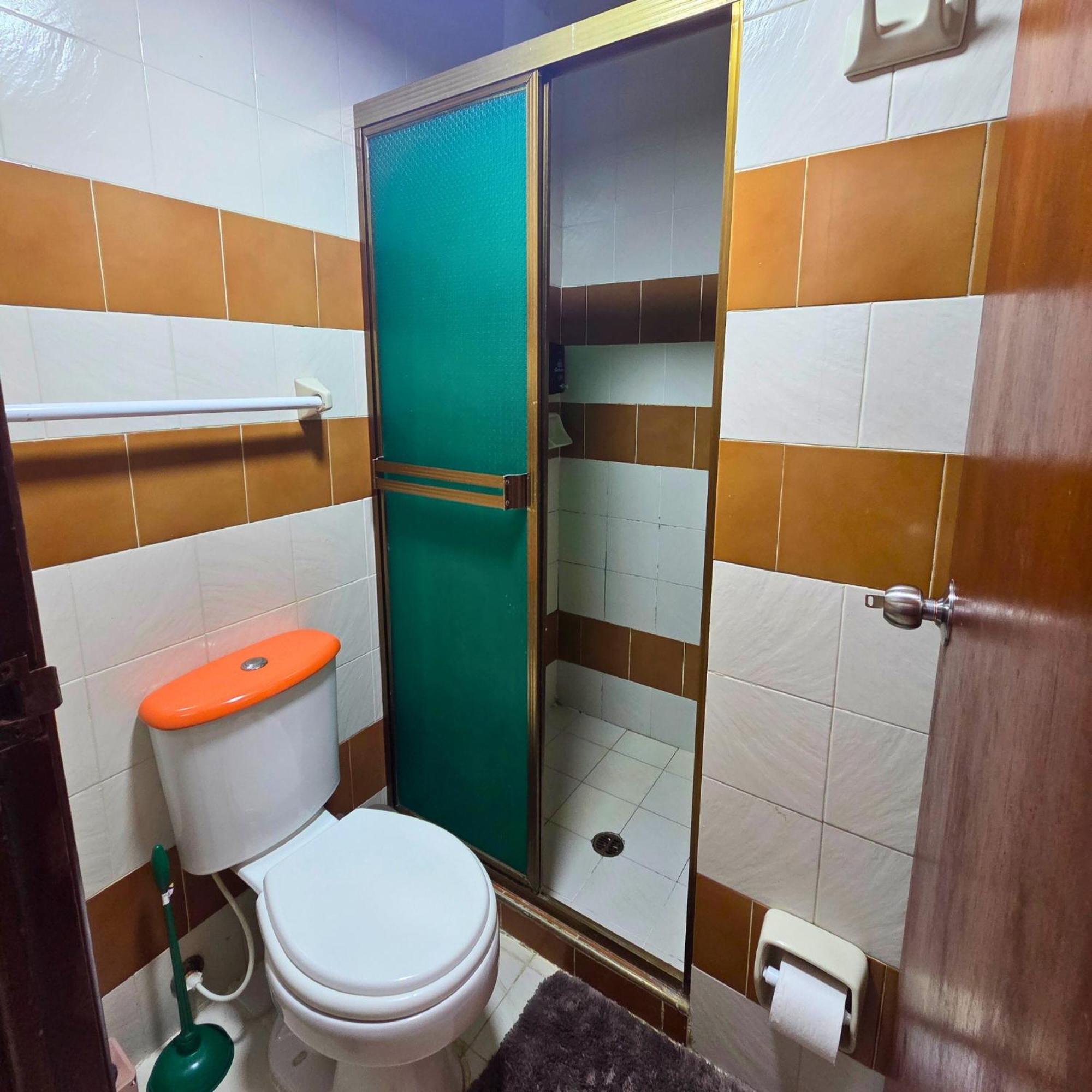 Tucacas, Frente Al Mar, Balcon, Piscina Y Playa Privada Apartman Kültér fotó