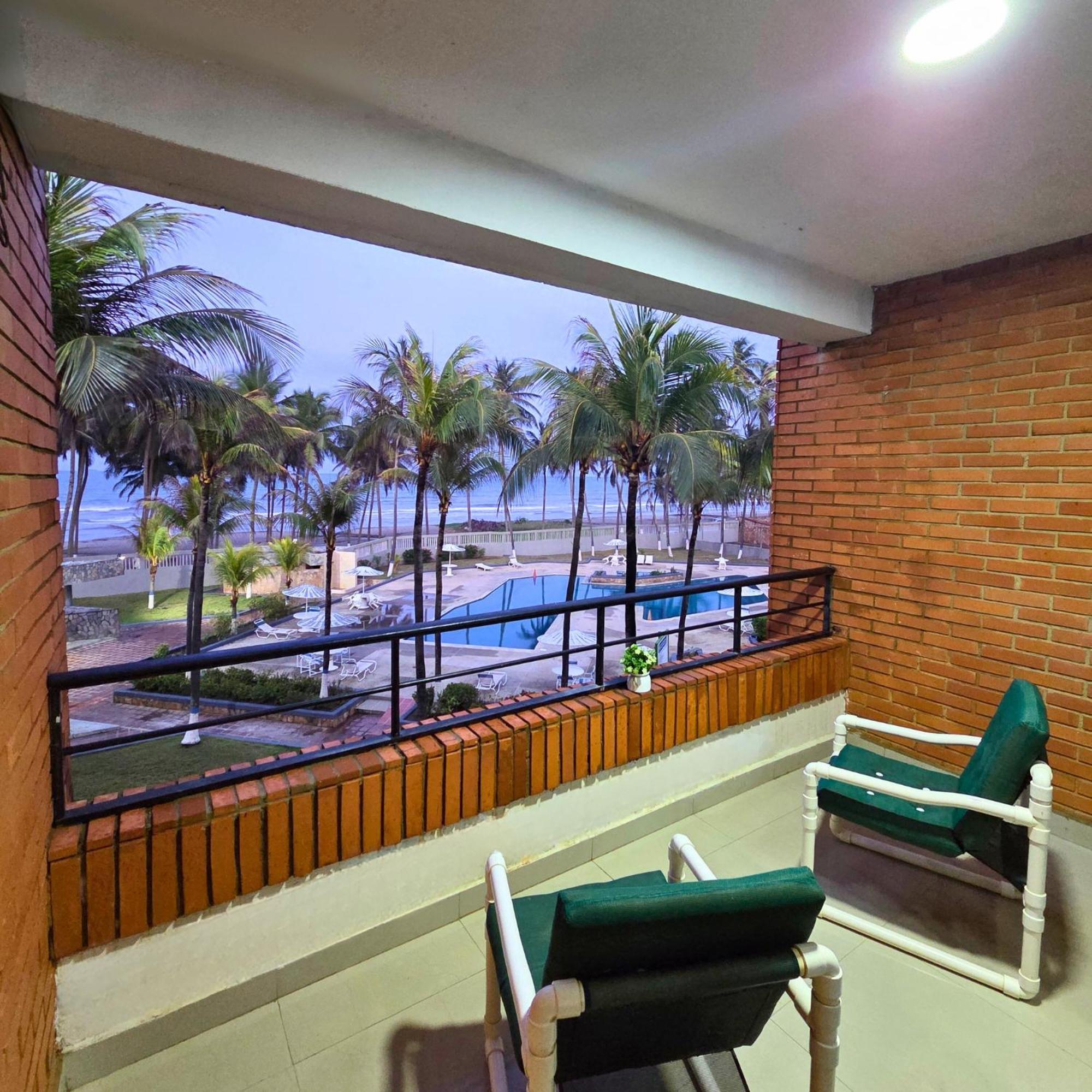 Tucacas, Frente Al Mar, Balcon, Piscina Y Playa Privada Apartman Kültér fotó