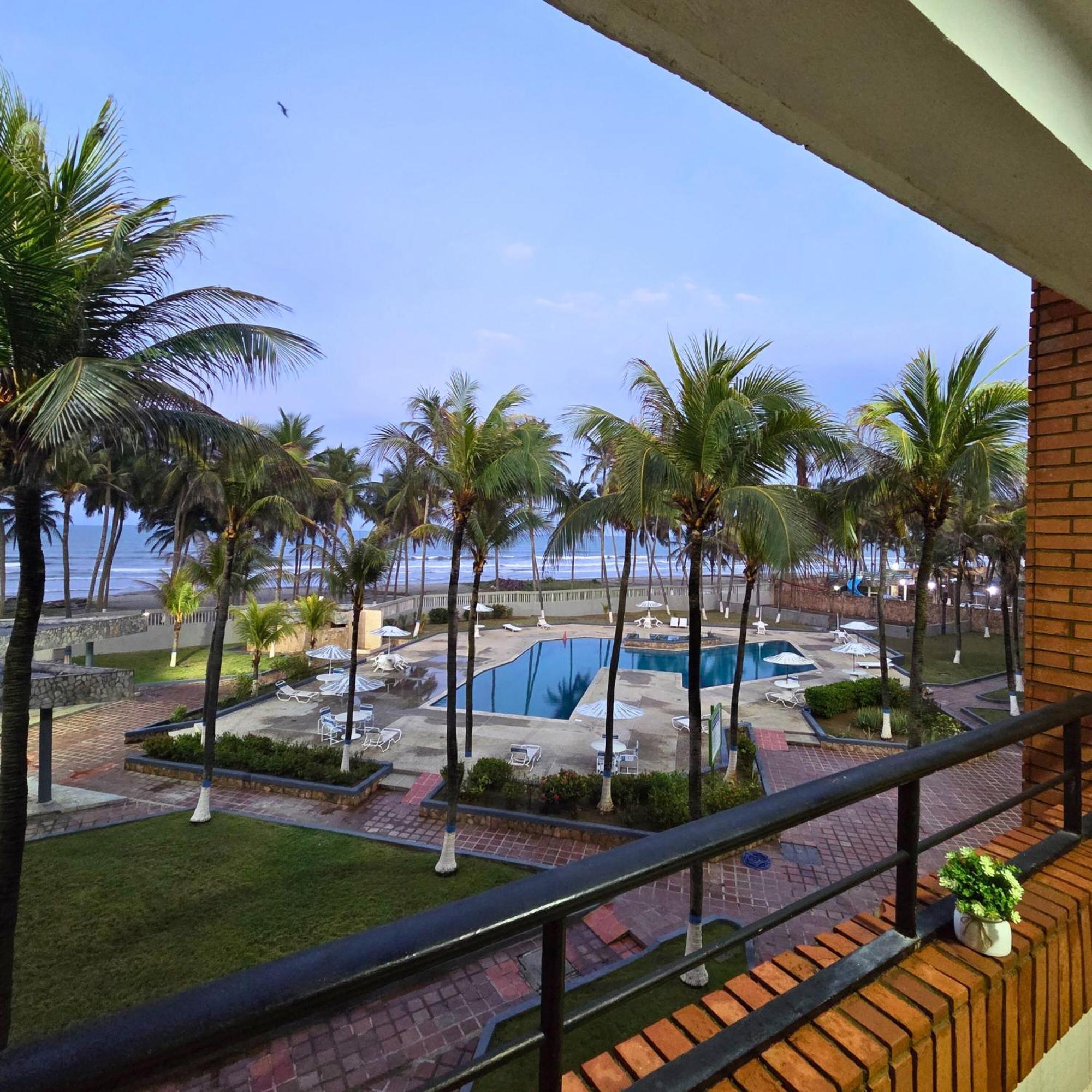 Tucacas, Frente Al Mar, Balcon, Piscina Y Playa Privada Apartman Kültér fotó
