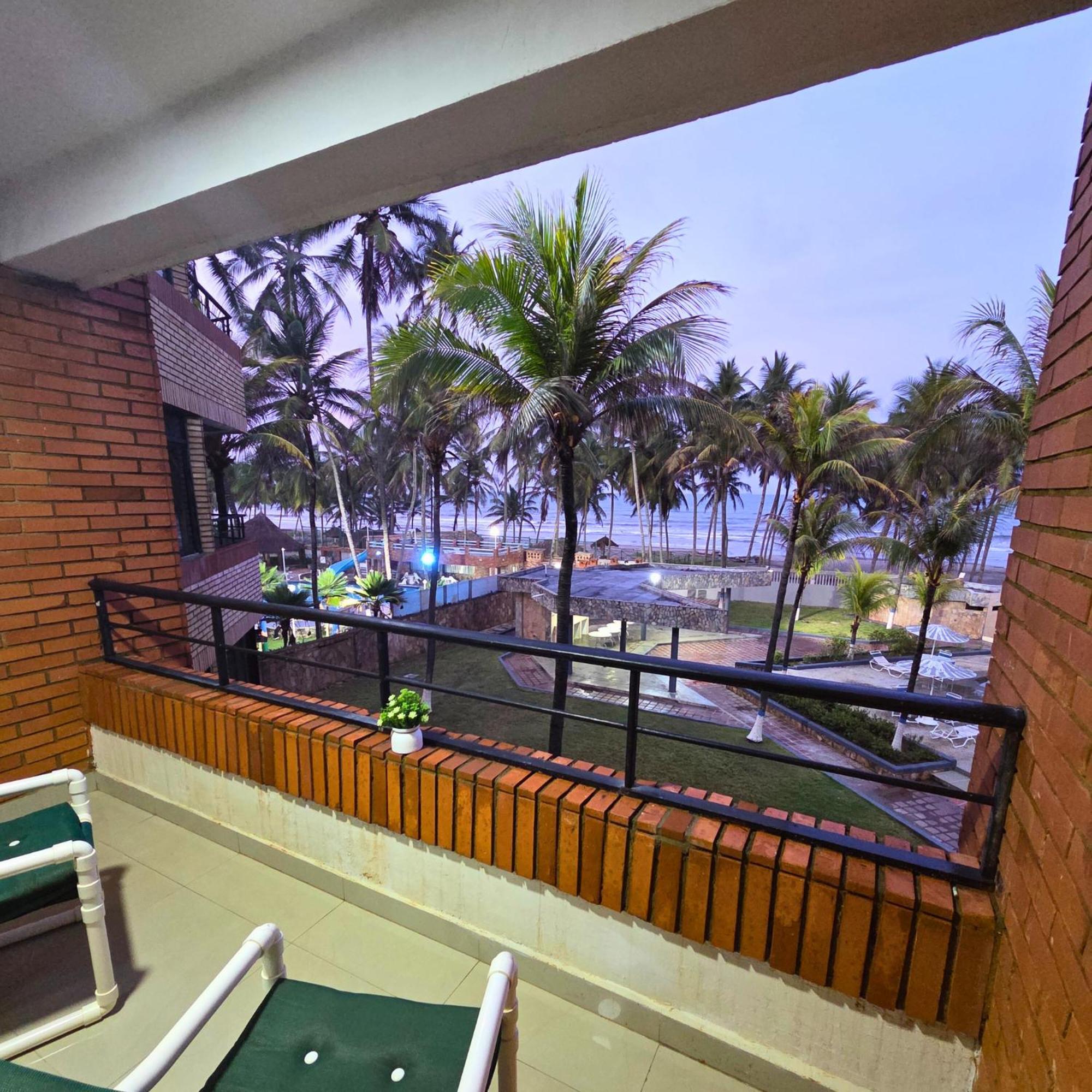 Tucacas, Frente Al Mar, Balcon, Piscina Y Playa Privada Apartman Kültér fotó